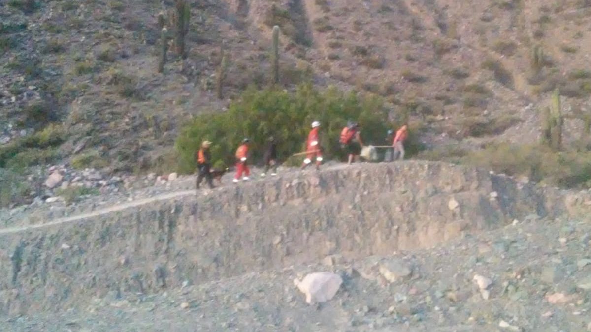 Rescataron a un hombre camino a Punta Corral.