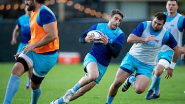 Los Pumas enfrentan a Inglaterra en el primer test de la gira europea.