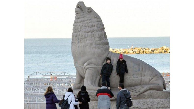 El fin de semana largo tuvo poco movimiento: viajaron menos turistas y el gasto real cayó