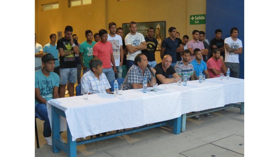 El plantel fue presentado a los hinchas