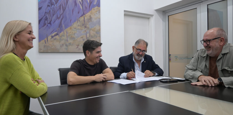 Firma de convenio para el Puente Lavalle.