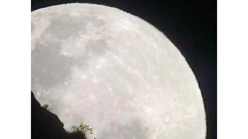 Luna enorme