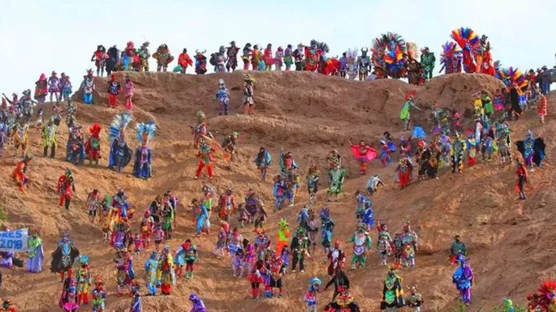 Bajada de los diablos en Uquía