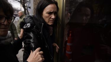 Federica, hermana de Ernestina Pais, llegó muy conmovida.