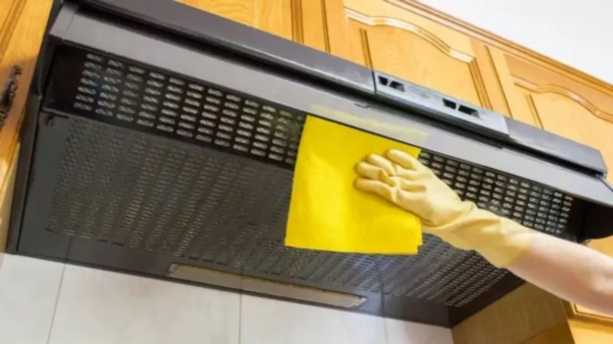 Cómo eliminar la grasa acumulada en el extractor de la cocina con un truco fácil.