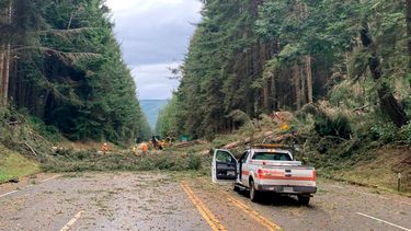 California espera un ciclón tras las tormentas que dejaron muertes.&nbsp;