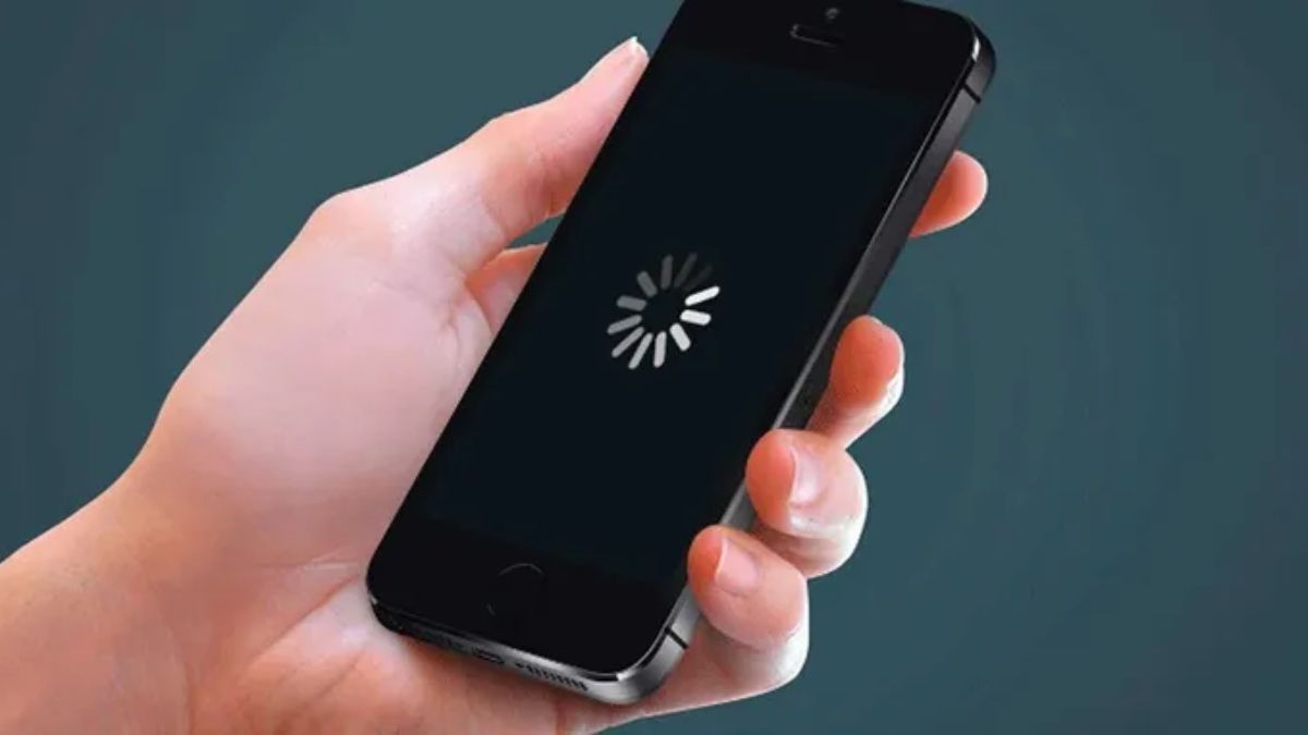 Un celular inteligent puede ralentizarse, congelarse o bloquearse por varias razones.