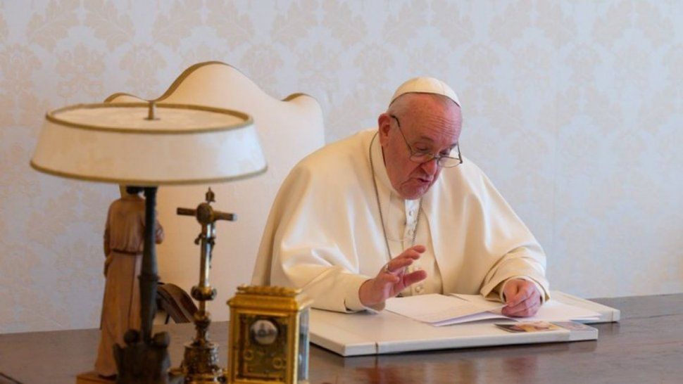 El papa Francisco llamó a los líderes del mundo a frenar el cambio climático. /Foto: Vatican Media via REUTERS
