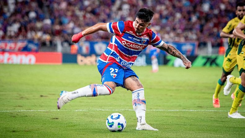 Boca ofertó US$ 3 millones por Adam Bareiro y negocia con Fortaleza y River Boca ofertó US$ 3 millones por Adam Bareiro y negocia con Fortaleza y River