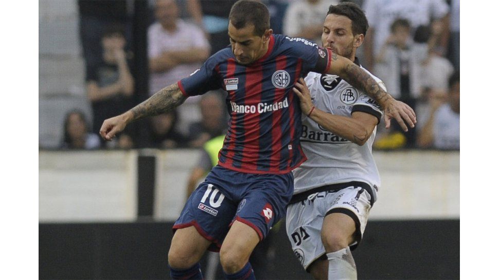 Pelea en los dos frentes