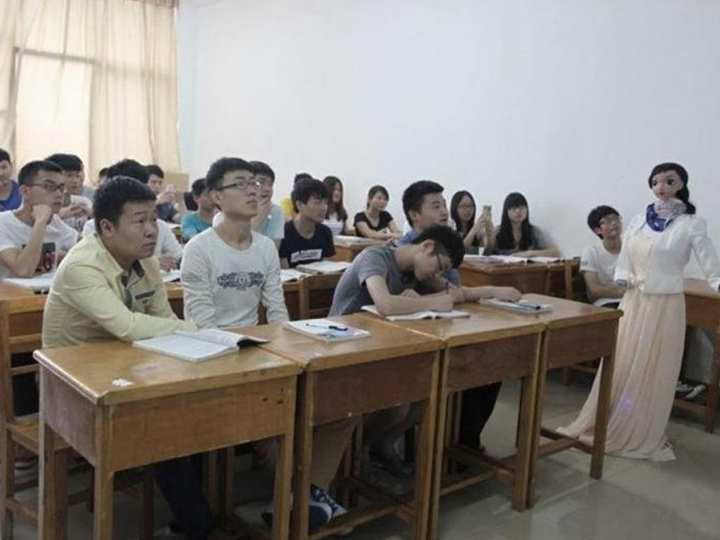 Una robot dictó una clase