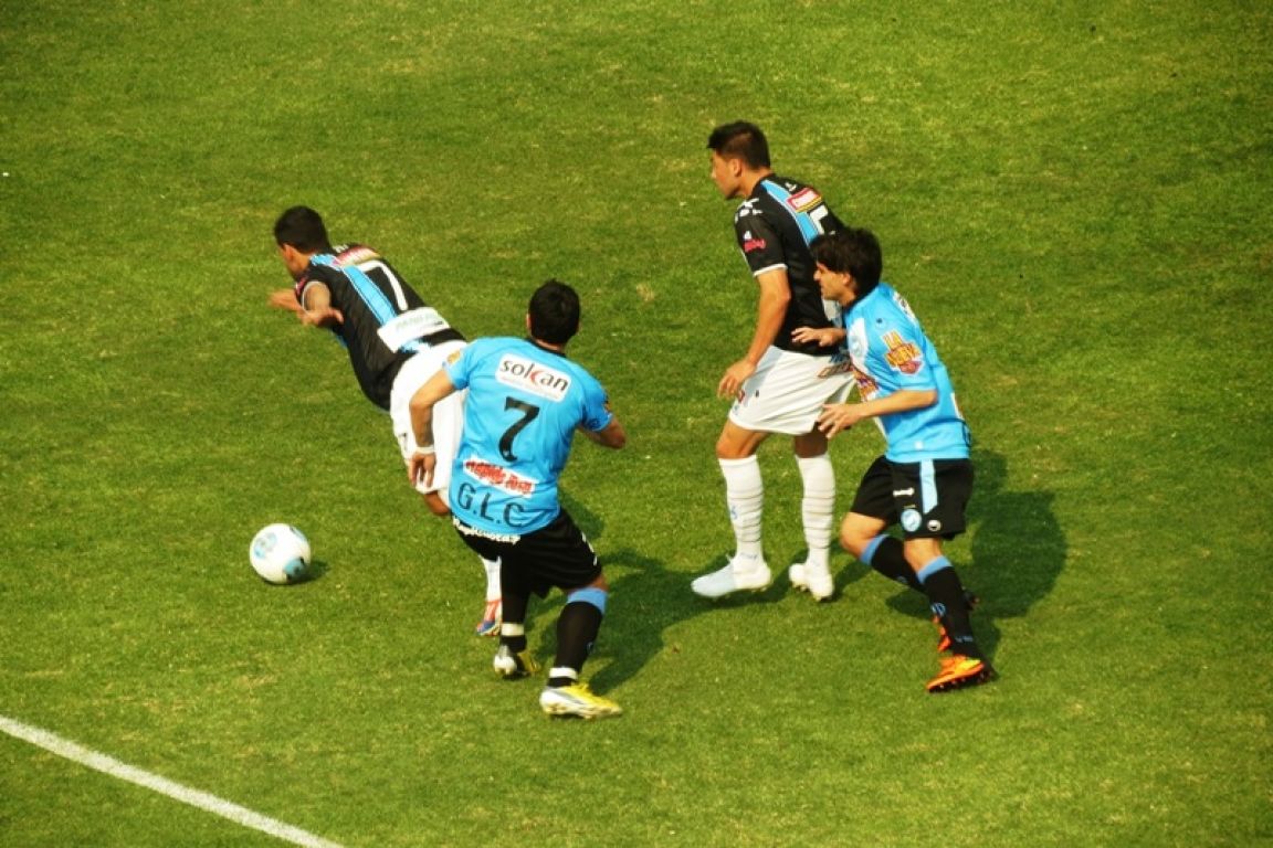 Gimnasia empató en casa