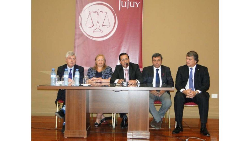 Funcionarios presentes