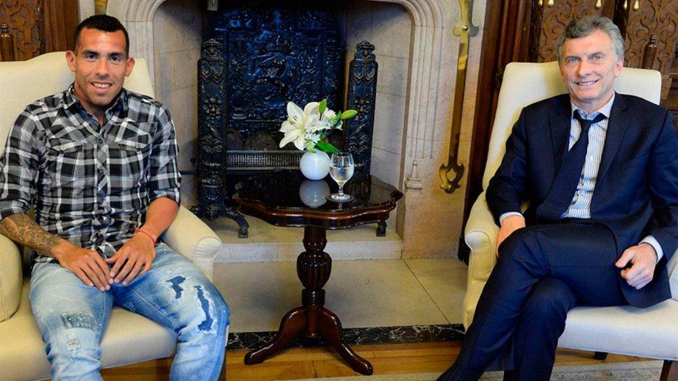 tevez se tomara unos dias de descanso en el mismo country que macri