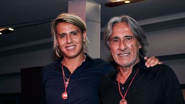 Daniel Valencia Jr, hijo del campeón del mundo, relató la golpiza que sufrió en la salida de un bar.