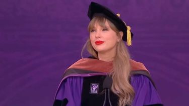 Taylor Swift recibió un doctorado en artes por su aporte en la industria.&nbsp;