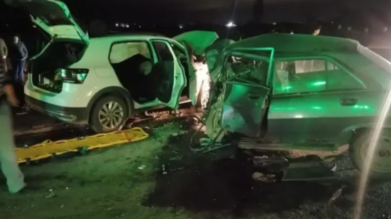 Tres muertos tras un choque frontal en Mendoza y varios heridos.