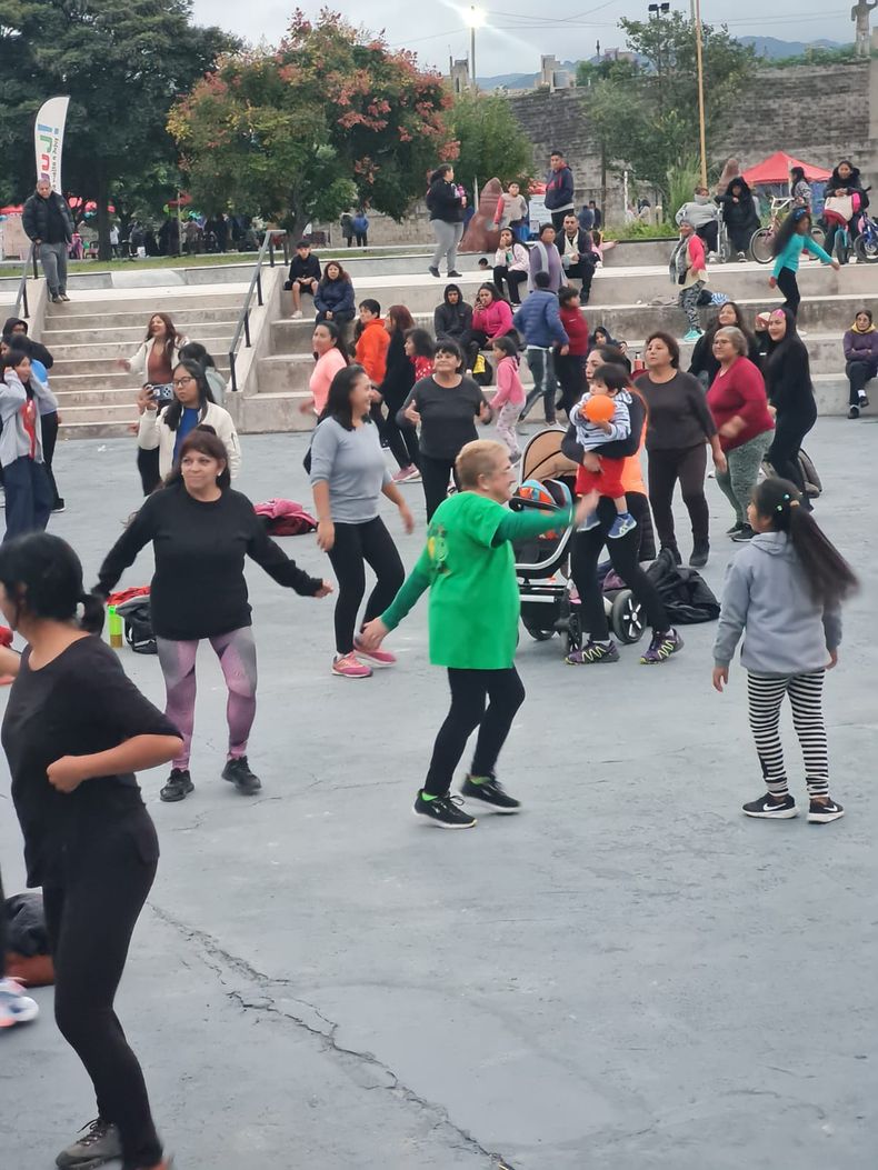 "Cada uno se mueve como puede, lo importante es hacer algo" dec&iacute;a el Profesor Jos&eacute; Crespo en el Dia de la Salud y la Actividad F&iacute;sica &nbsp;