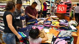 Hoy los comerciantes –sean grandes o pymes– pagan una tasa del 0,5% sobre el salario de cada empleado registrado.