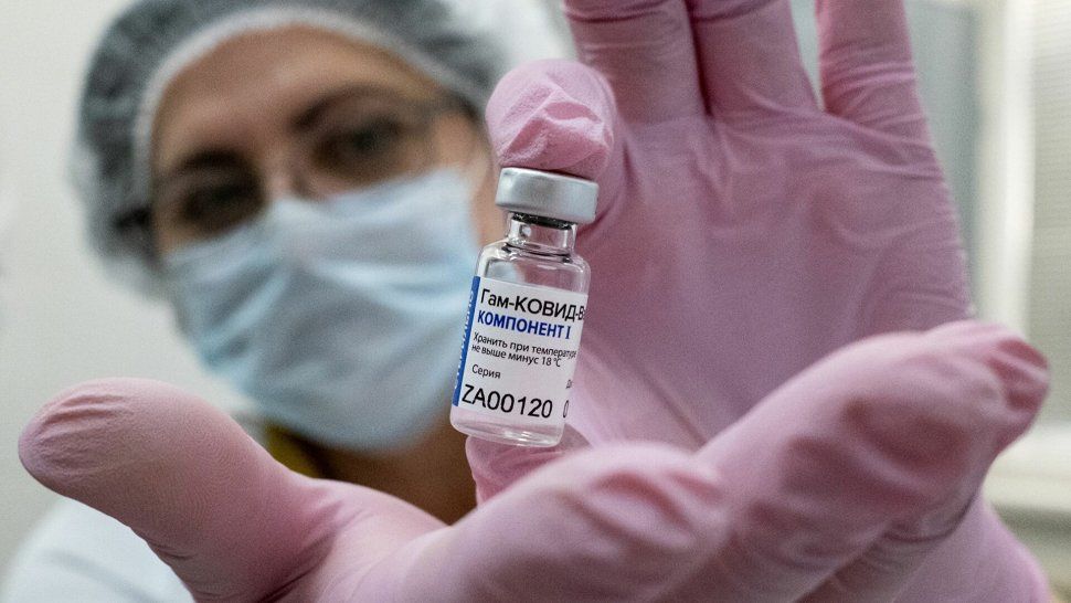 rusia anuncio que su vacuna sputnik v es eficaz contra la cepa britanica del coronavirus