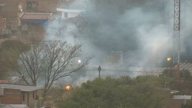 Incendio de pastizales en ruta 9 a la altura de Cerro Las Rosas