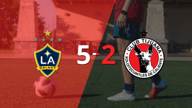 Gilberto Mora anotó dos goles, pero Tijuana no pudo evitar la derrota frente a LA Galaxy por un gol agónico