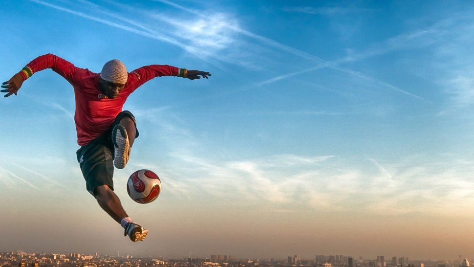 Iya Traore, el ex futbolista del PSG, deslumbra al mundo con su magia