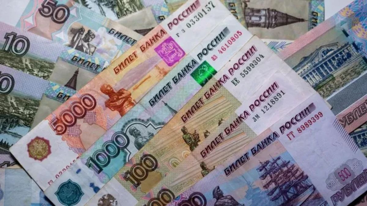 Autoridades de facto rusas ubicadas en Jerson comunicaron planes para introducir el rublo y reemplazar de manera gradual la moneda ucraniana.