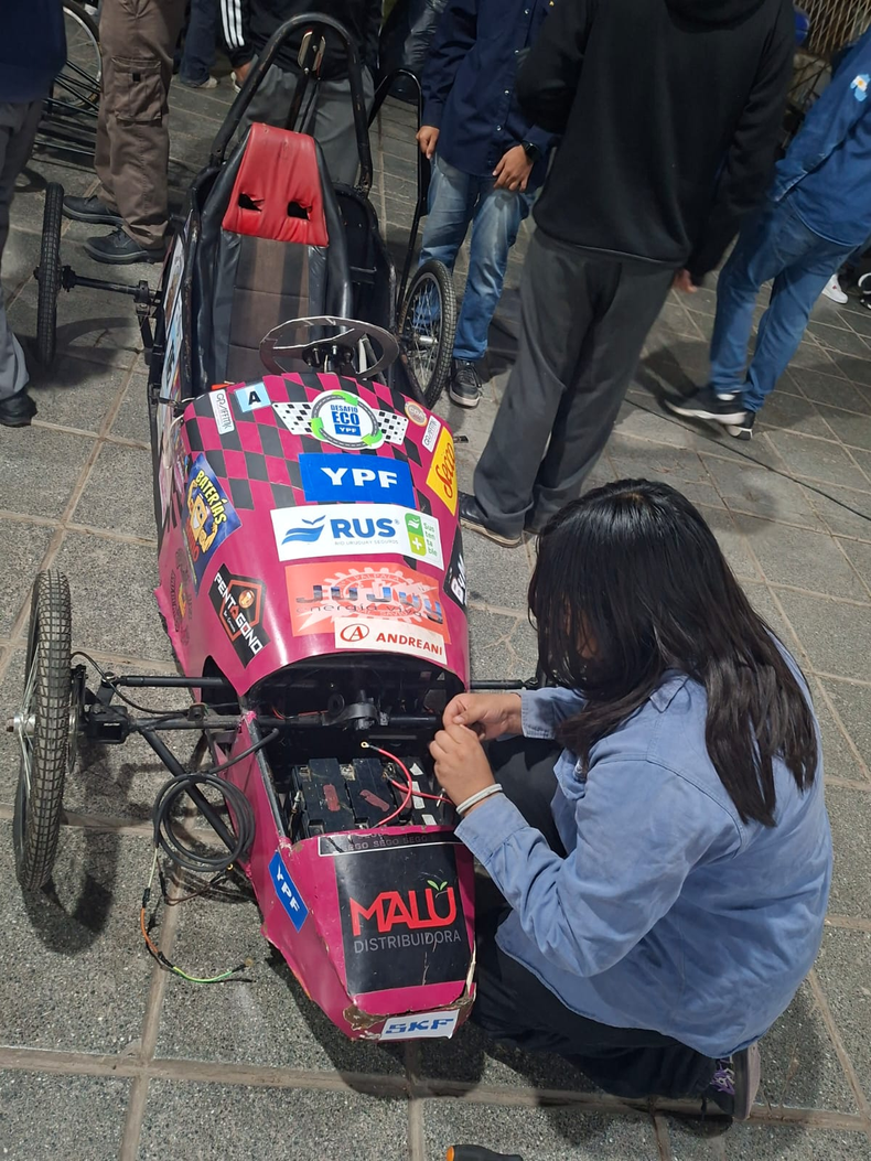 Alumnos de la EET N° 1 de Palpalá expondrán sus autos eléctricos.