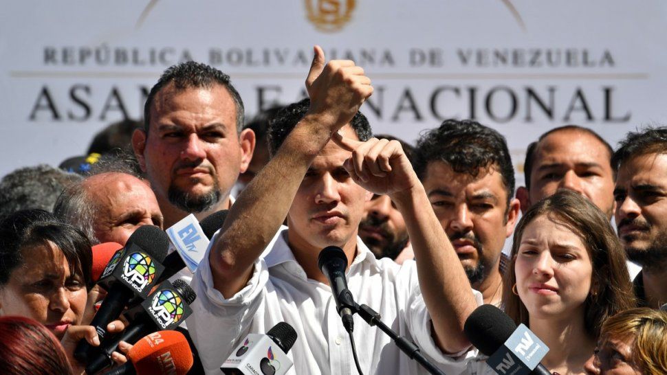 detuvieron y luego liberaron a juan guaido, el lider opositor a maduro en venezuela
