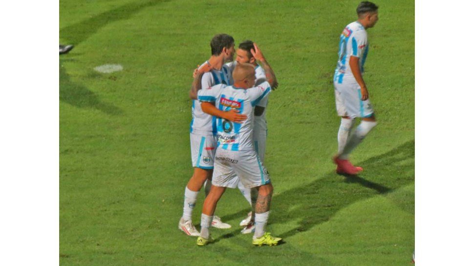 Noriega festeja su gol - Gimnasia