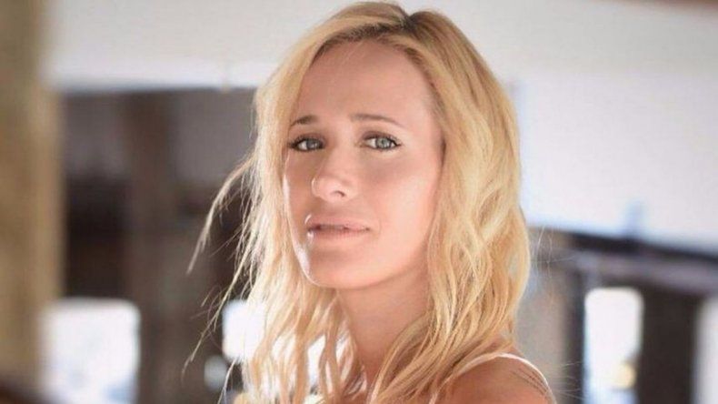 Julieta Prandi con bozal legal y multa