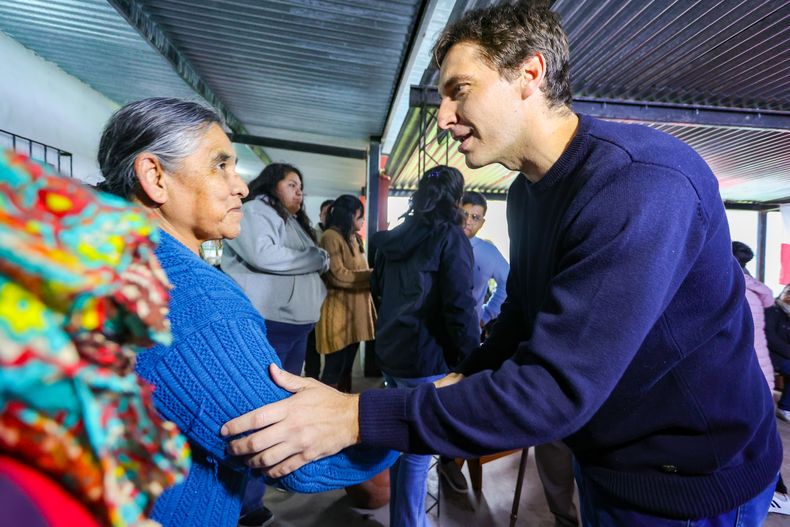 El candidato a diputado provincial Adriano Morone, visitó a los vecinos de Yala.