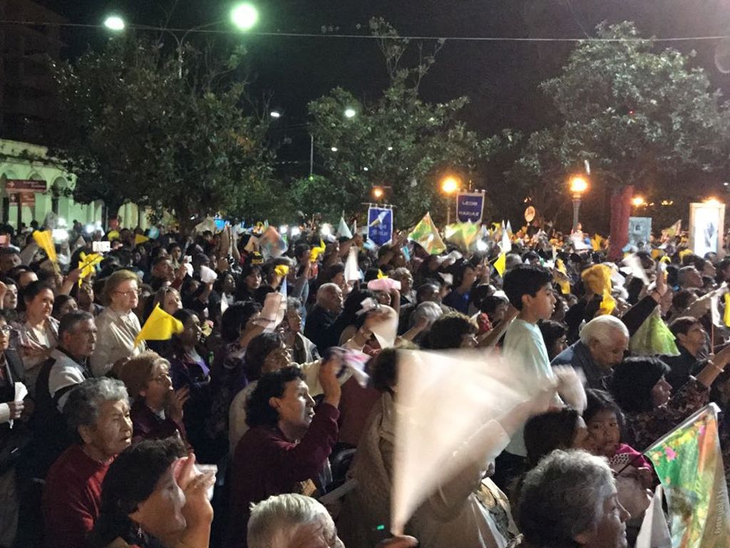 Pañuelos en alto