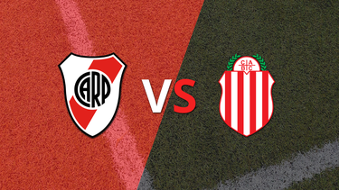 River Plate liquidó con una goleada a Barracas Central por 3 a 0