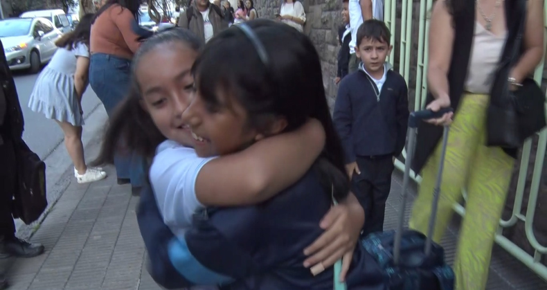 El reencuentro en el primer día de clases