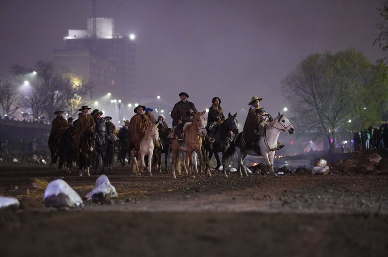 Jujuy vivió una multitudinaria Marcha Evocativa en honor al Éxodo Jujeño