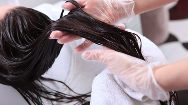 La ANMAT retiró del mercado ocho alisadores para el pelo por riesgo para la salud