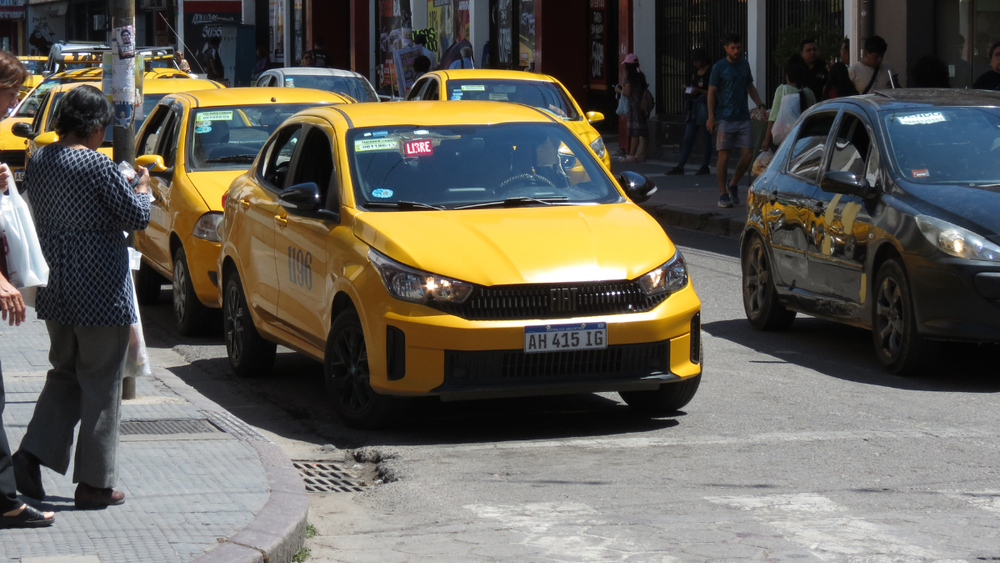 Nueva tarifa de taxis amarillos y compartidos en San Salvador de Jujuy. Nueva tarifa de taxis amarillos y compartidos en San Salvador de Jujuy.