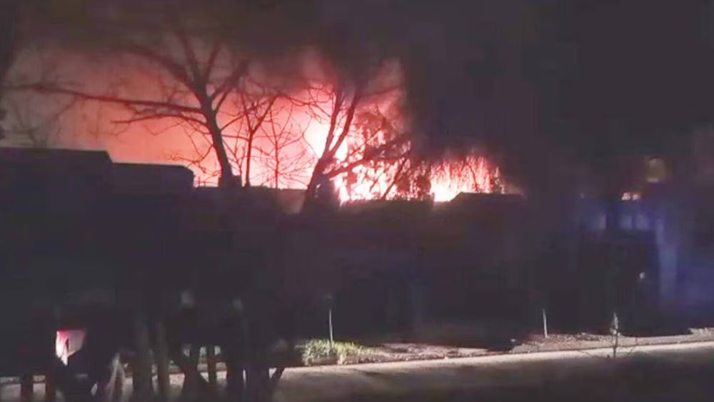 Gran apagón en La Plata por el incendio que se desató en una central eléctrica de Tolosa.