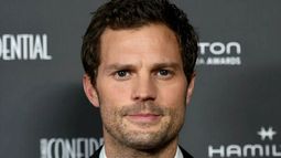 Dos amantes irlandeses se ven envueltas en una enemistad provocada por sus familias, señala la sinopsis de la película.