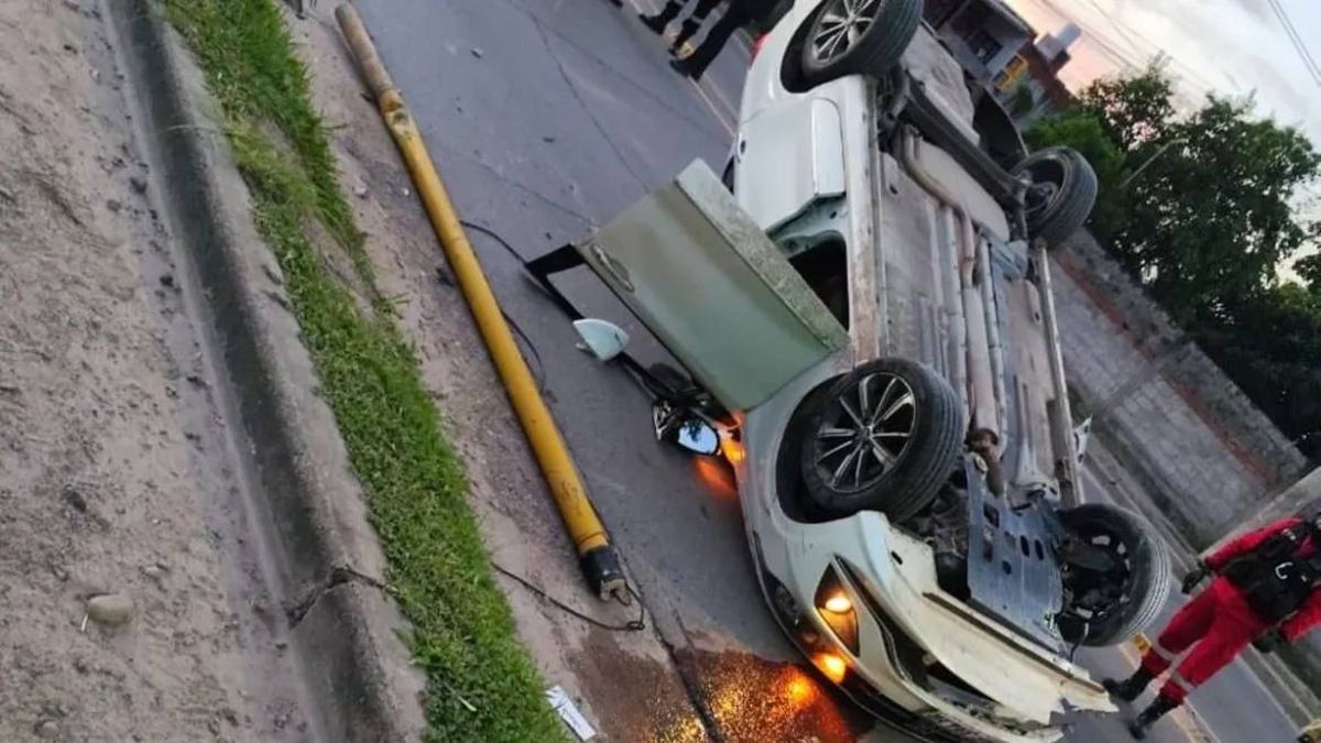 Joven de 25 años chocó y volcó en Chijra, dio alcoholemia positiva
