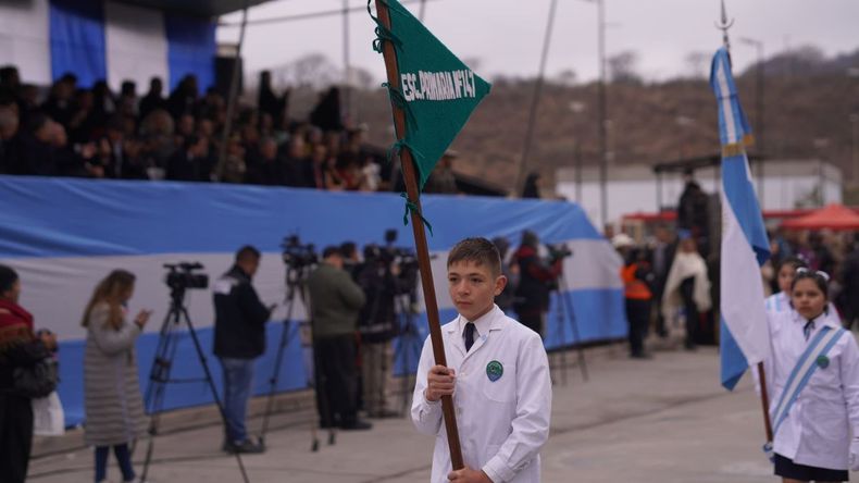 Desfile cívico, militar y gaucho por el Éxodo Jujeño.