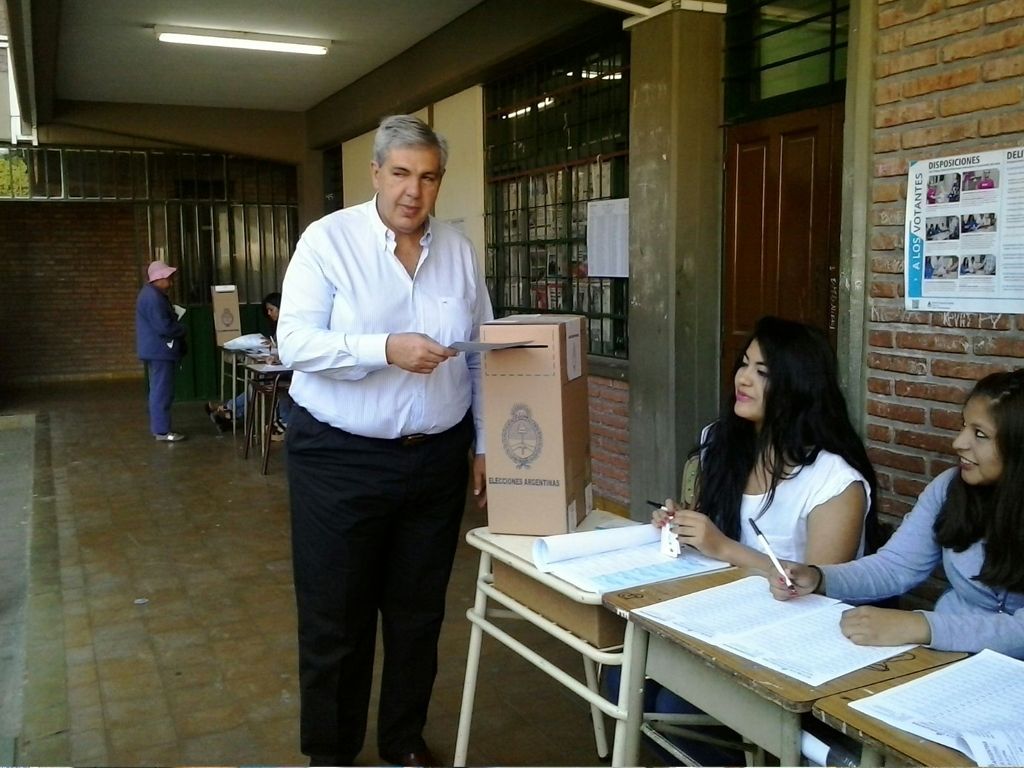 votó Carlos Haquim