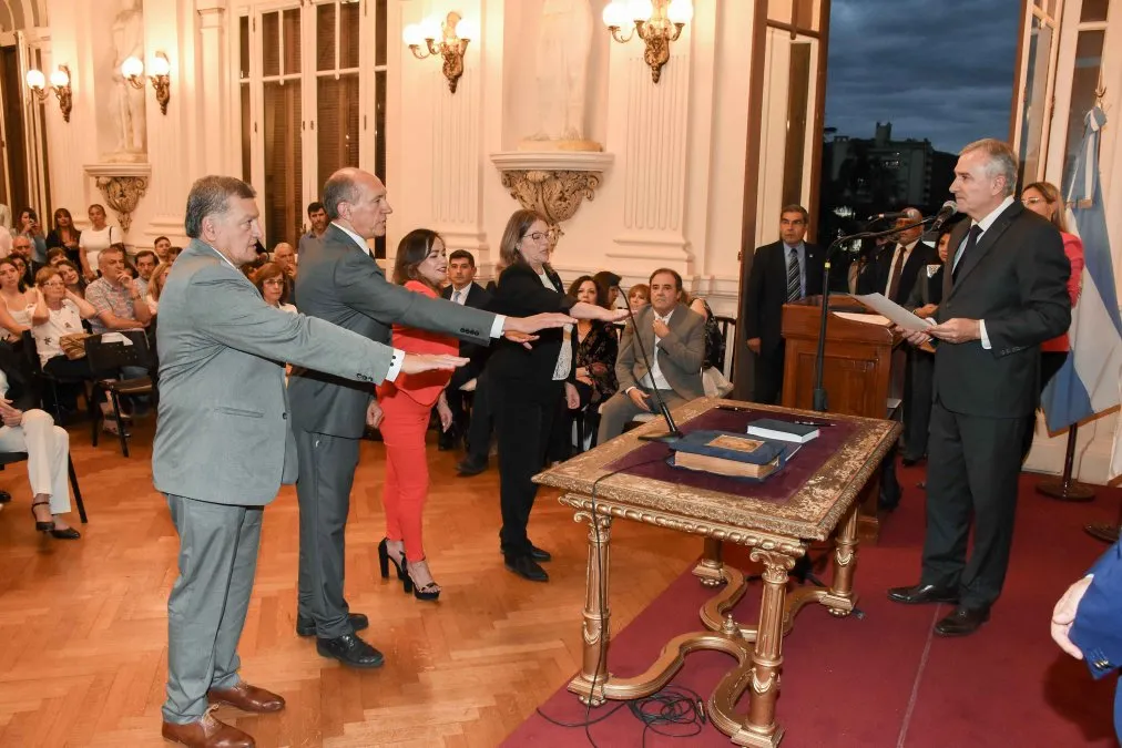 Juramento de nuevos funcionarios.