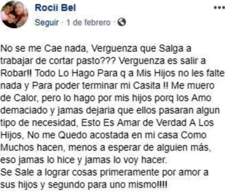 Mamá corta el pasto