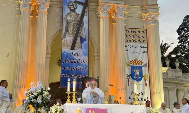 César Fernández en la celebración por el Santísimo Salvador