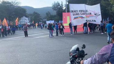 Salta colapsada por los cortes de organizaciones sociales y gremiales