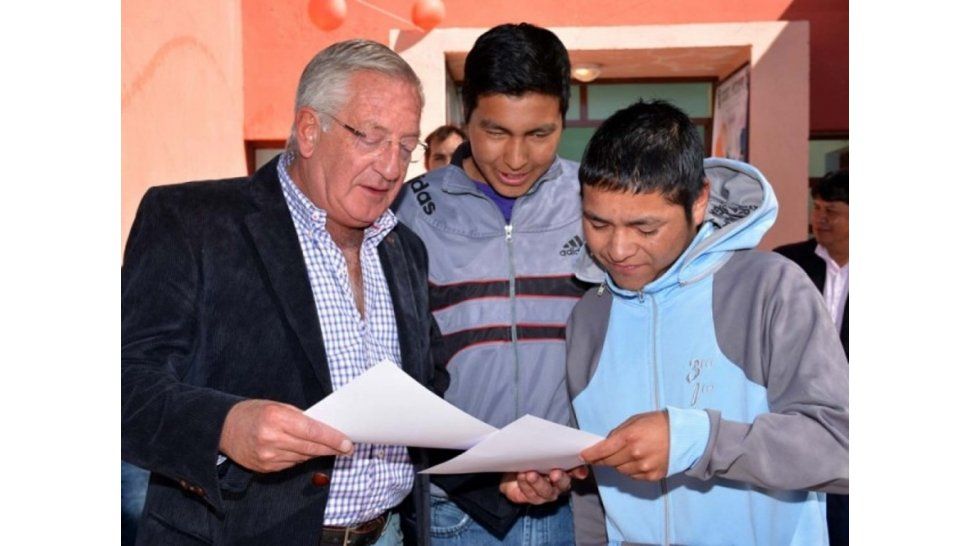 Fellner junto a jóvenes