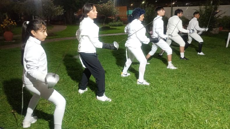 El Club Tiro y Gimnasia inauguró la primera escuela de esgrima